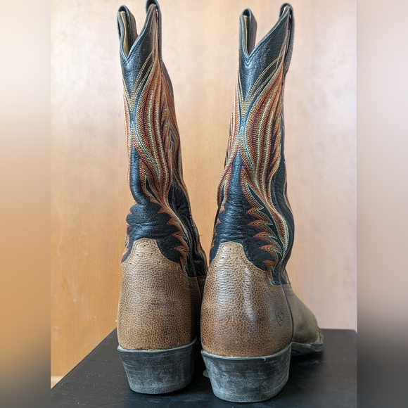 SOLD Ariat International Cowboy Boots, Leather, Gorgeous Stitching, Size 9EE - Picture 6 of 12
